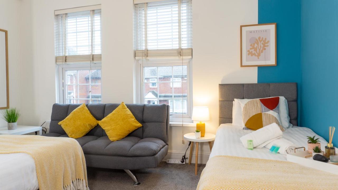 Air Host And Stay - Daisy House - Large 3 Bedroom Sleeps 7 10 Minutes From City Centre Liverpool Exterior photo